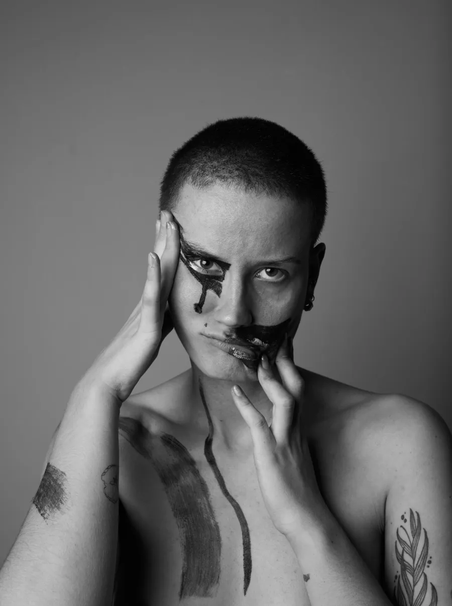 Model photograph 12