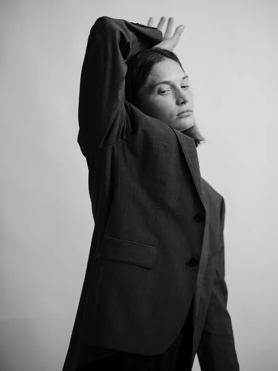 Model photograph 23
